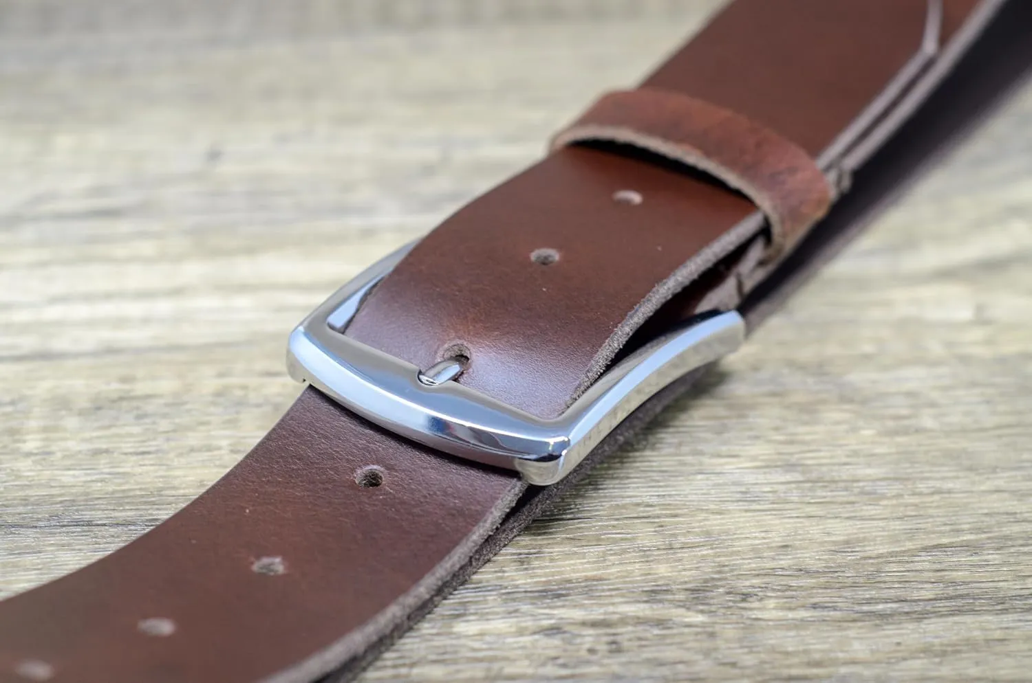 Ashford Ridge Made in England 40mm Full Grain Leather Belt with Classic Buckle