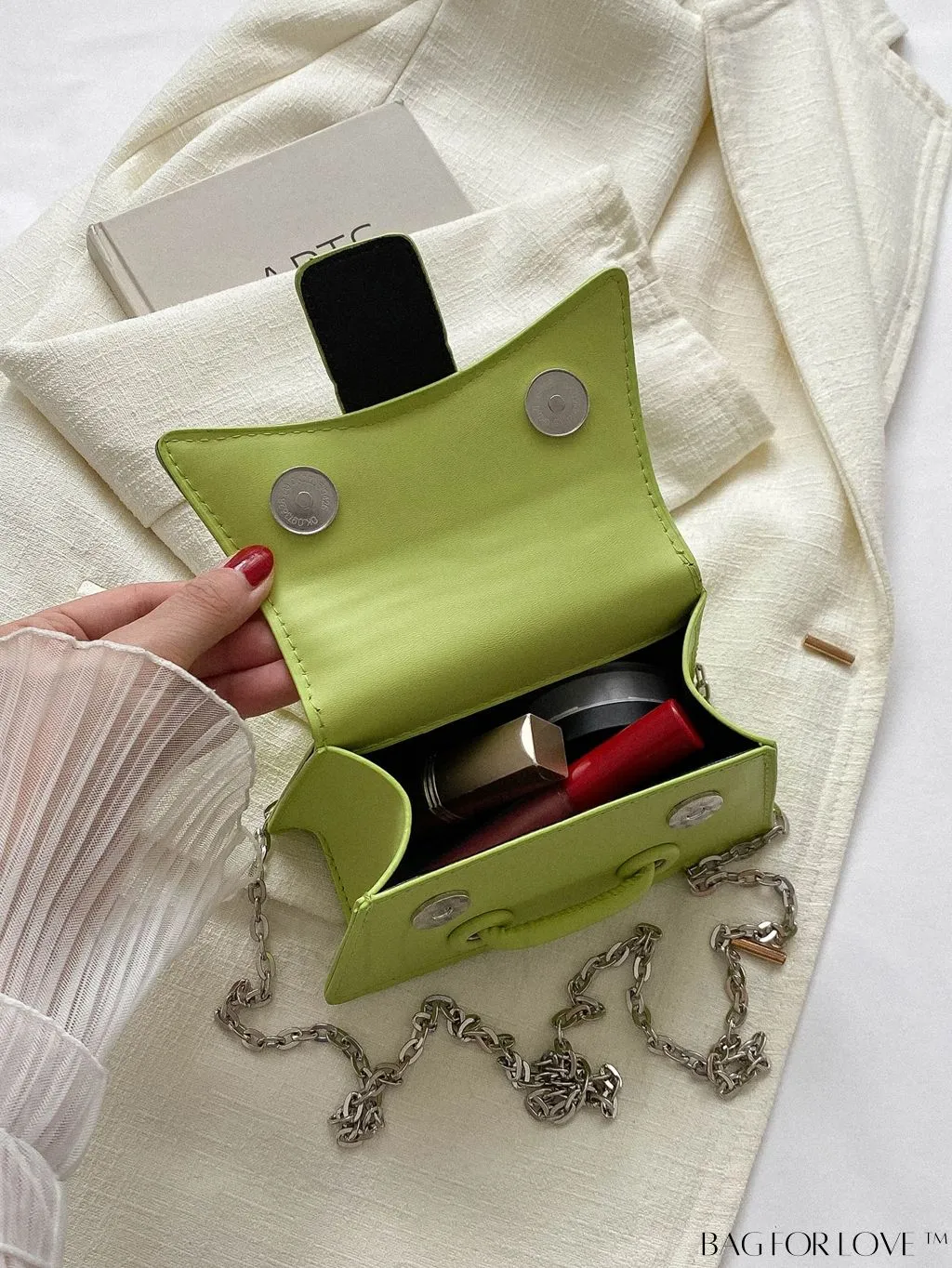 BagForLove - Compact Chain Square Handbag: Perfect for Phones, Lipstick, and Keys