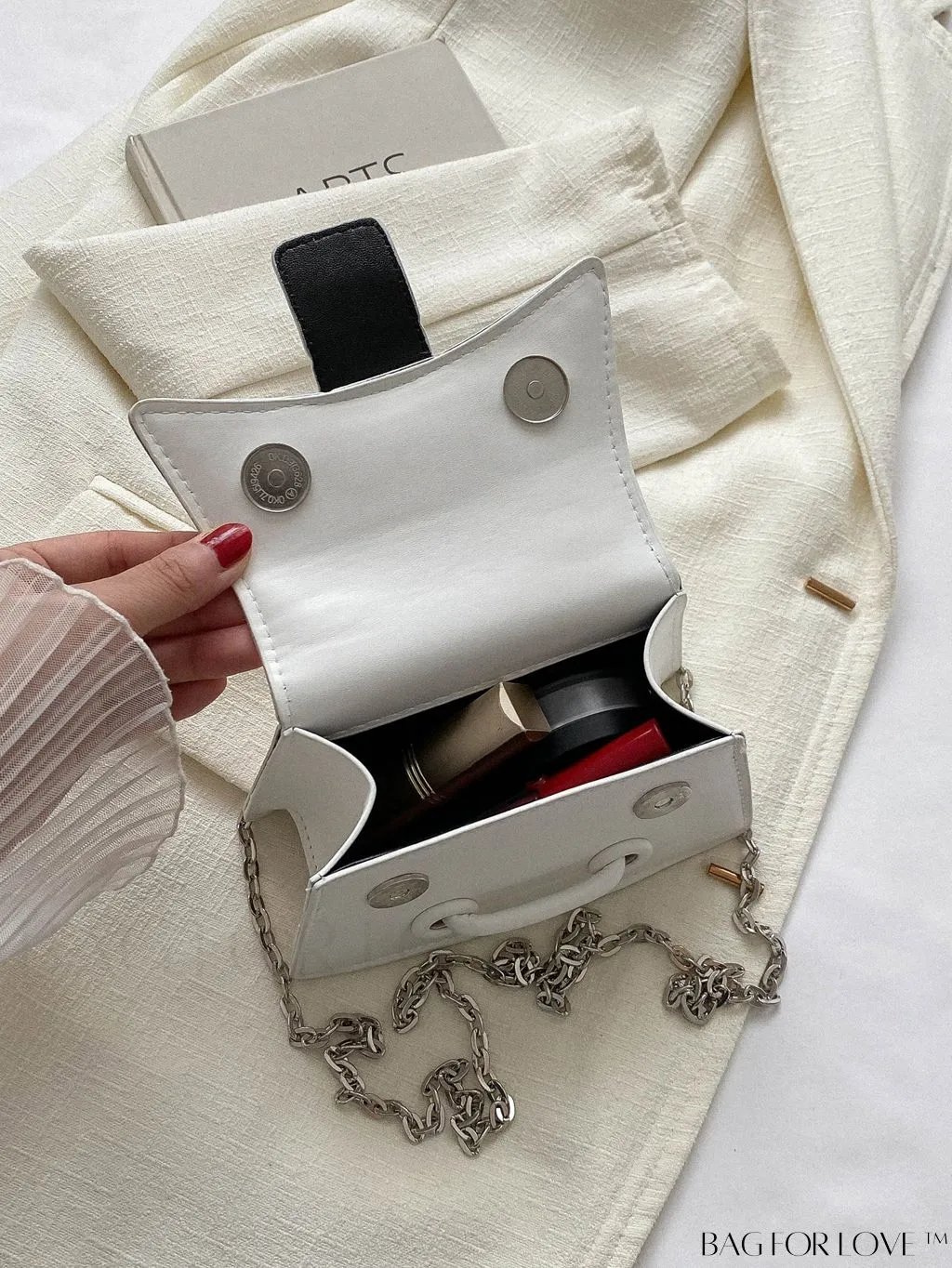 BagForLove - Compact Chain Square Handbag: Perfect for Phones, Lipstick, and Keys