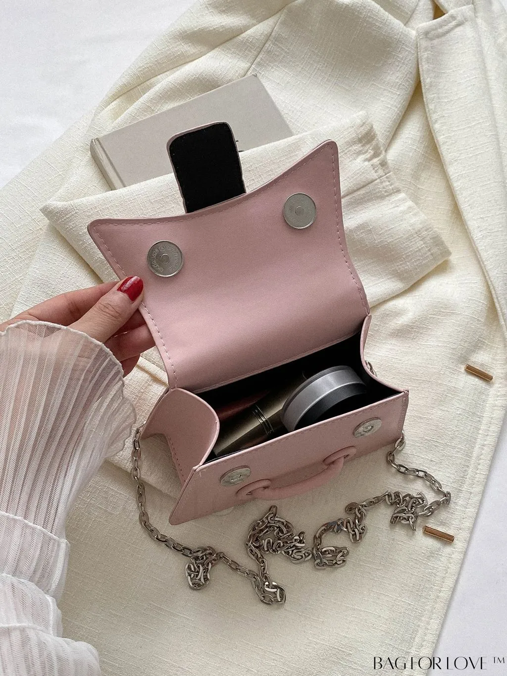 BagForLove - Compact Chain Square Handbag: Perfect for Phones, Lipstick, and Keys