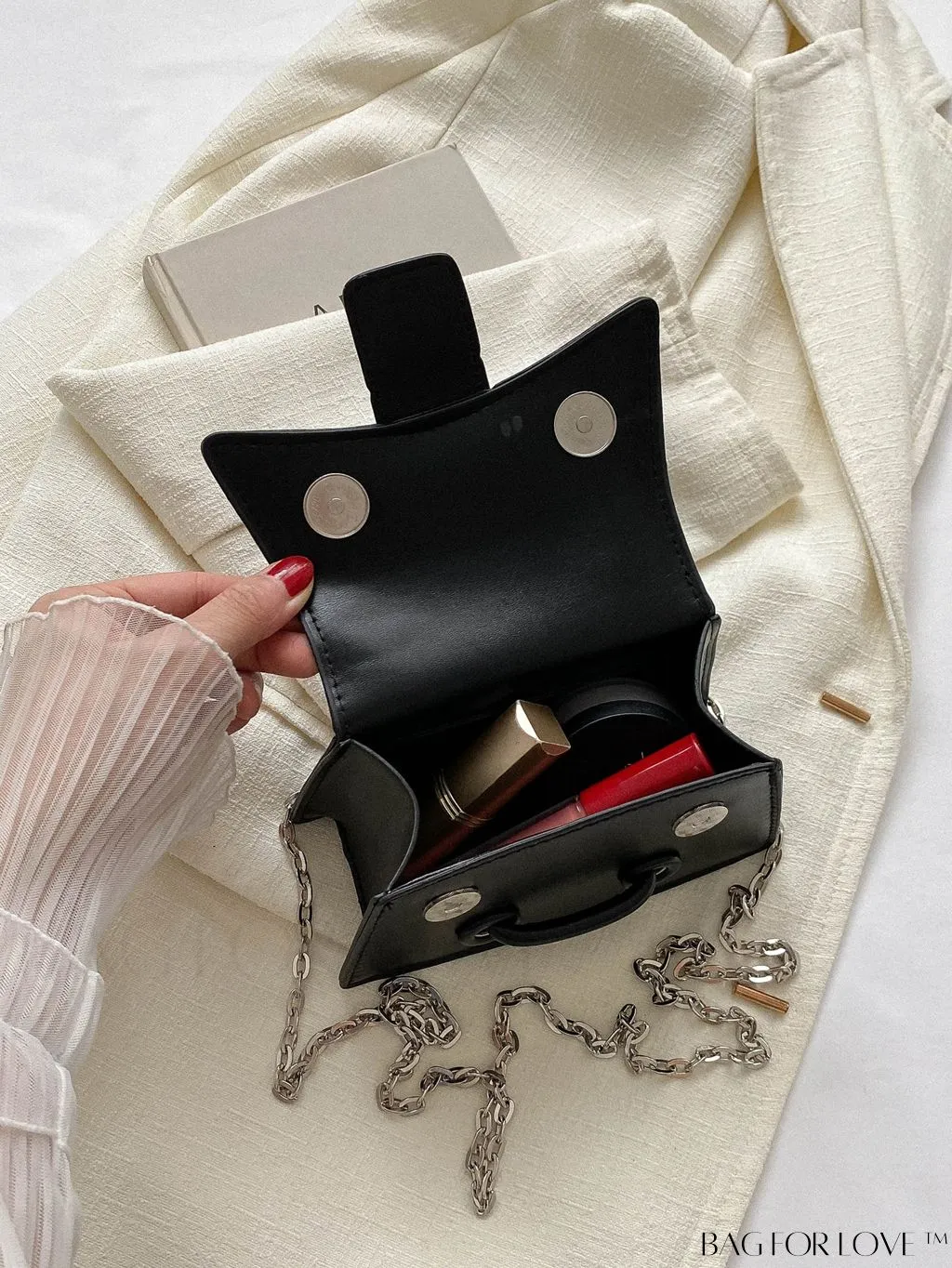 BagForLove - Compact Chain Square Handbag: Perfect for Phones, Lipstick, and Keys