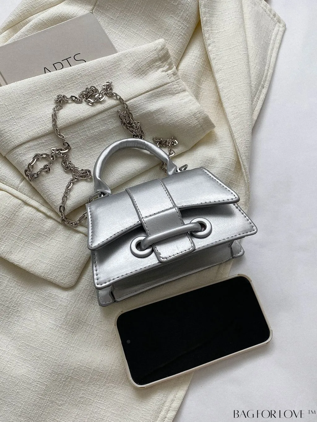 BagForLove - Compact Chain Square Handbag: Perfect for Phones, Lipstick, and Keys
