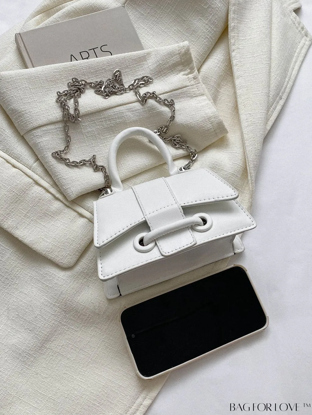 BagForLove - Compact Chain Square Handbag: Perfect for Phones, Lipstick, and Keys