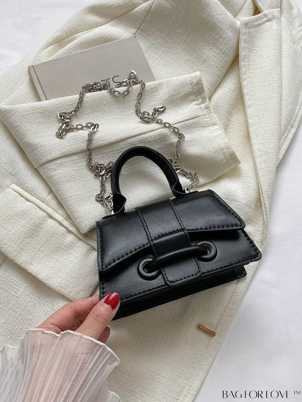 BagForLove - Compact Chain Square Handbag: Perfect for Phones, Lipstick, and Keys
