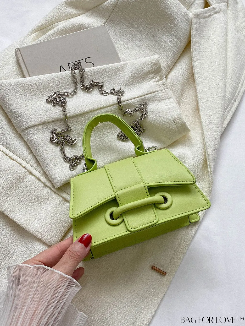 BagForLove - Compact Chain Square Handbag: Perfect for Phones, Lipstick, and Keys
