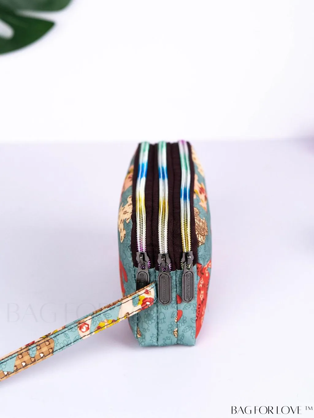 BagForLove - Stylish Floral Print Long Wallet: Waterproof, Zippered & Spacious Coin Purse