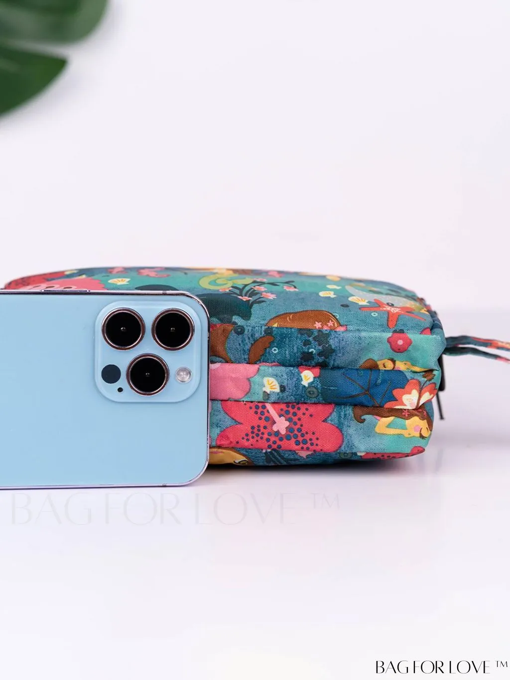 BagForLove - Stylish Floral Print Long Wallet: Waterproof, Zippered & Spacious Coin Purse