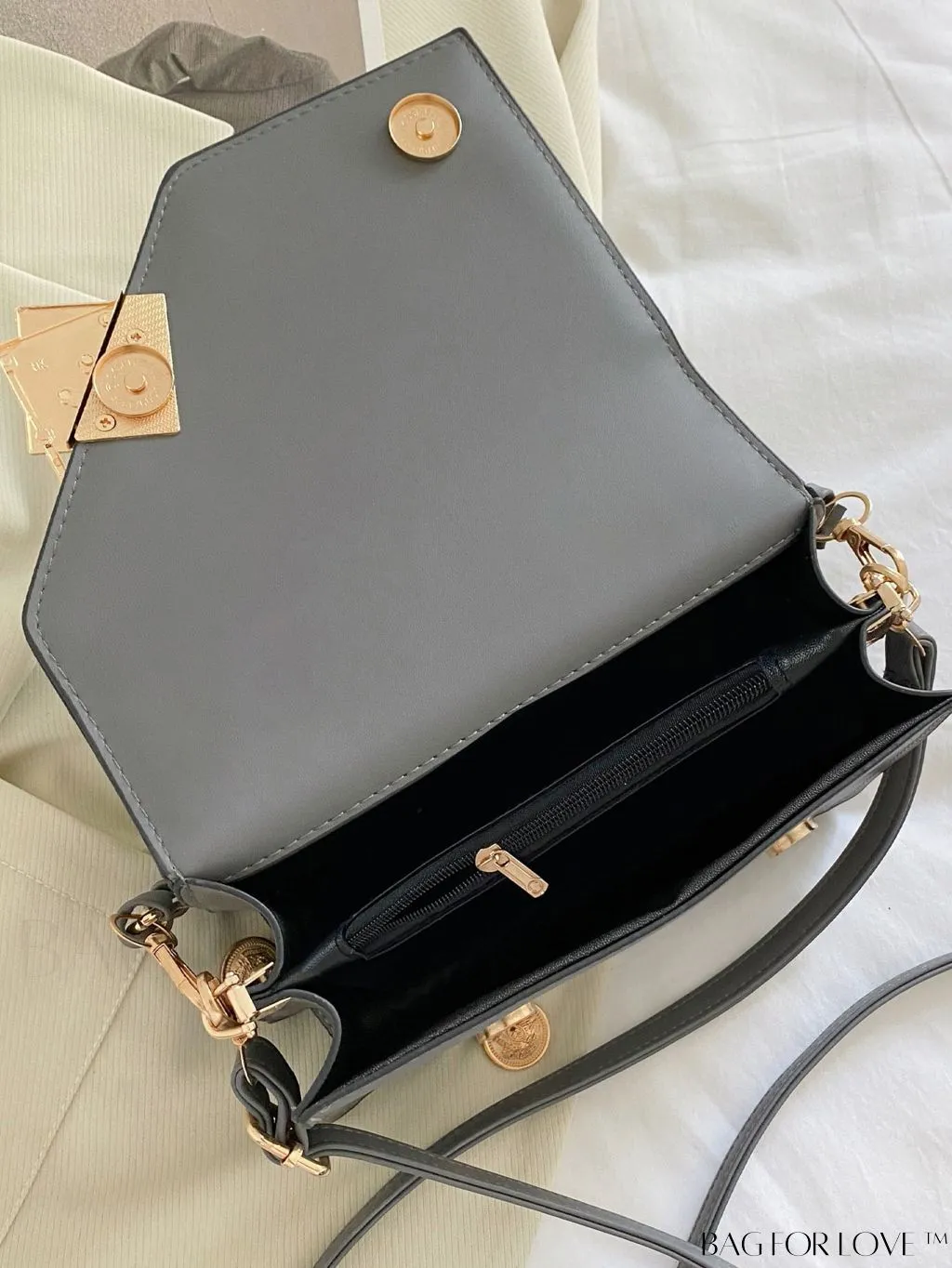 BagForLove - Versatile Travel Bag with Separate Dry/Wet Compartments, Shoulder Crossbody Design