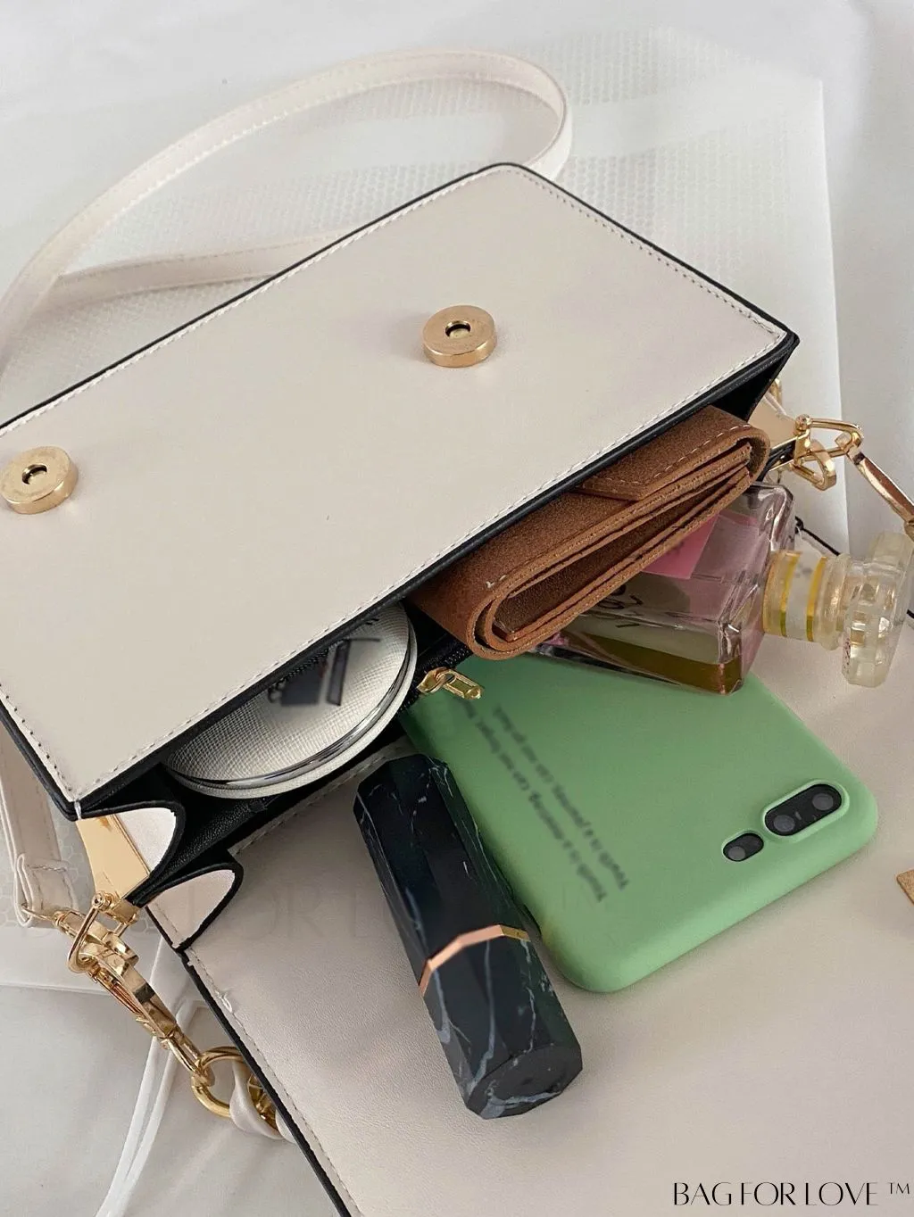 BagForLove - Versatile Travel Bag with Separate Dry/Wet Compartments, Shoulder Crossbody Design
