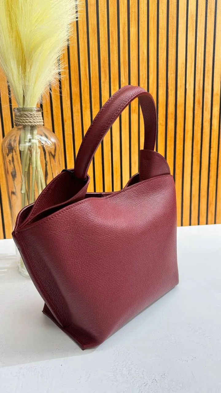 Bellissima Forma — Italian Elegance in Every Curve. Italy