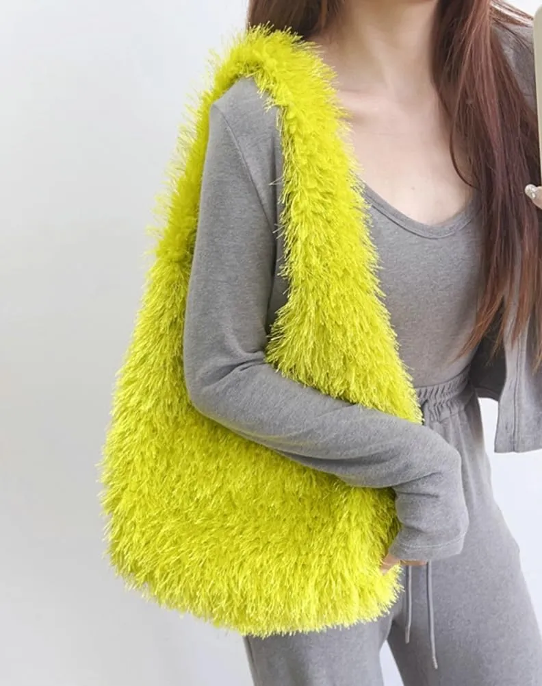 Furry Tote Bag for Women Faux Fur Shoulder Bag Y2k Purse Fluffy Large Fuzzy Handbags Cute Solid Top Handle Satchels