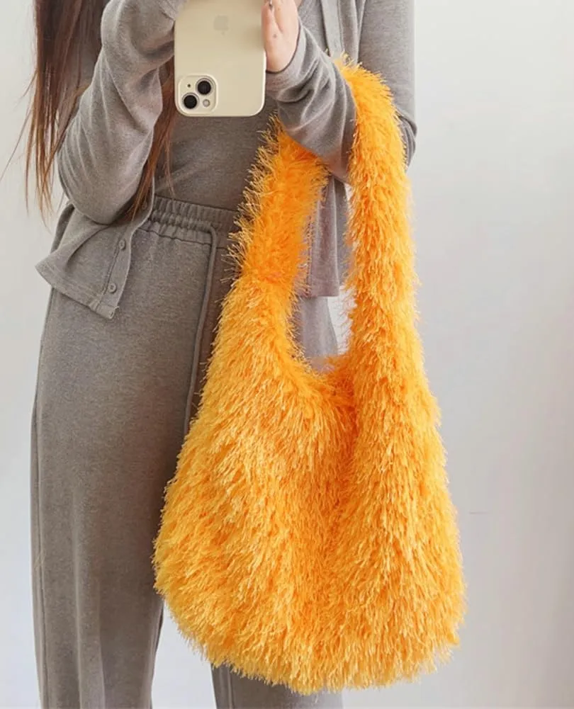 Furry Tote Bag for Women Faux Fur Shoulder Bag Y2k Purse Fluffy Large Fuzzy Handbags Cute Solid Top Handle Satchels