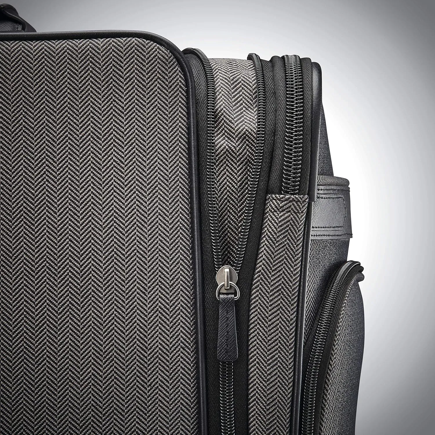 Hartmann Herringbone Deluxe Extended Journey Expandable Spinner, Black, Checked-Large