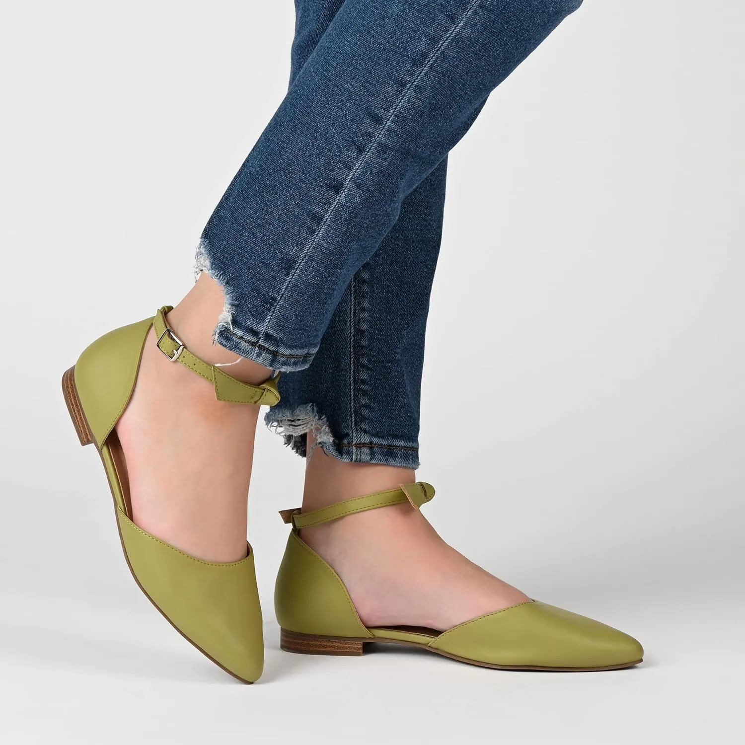 Journee Women's Vielo Flats