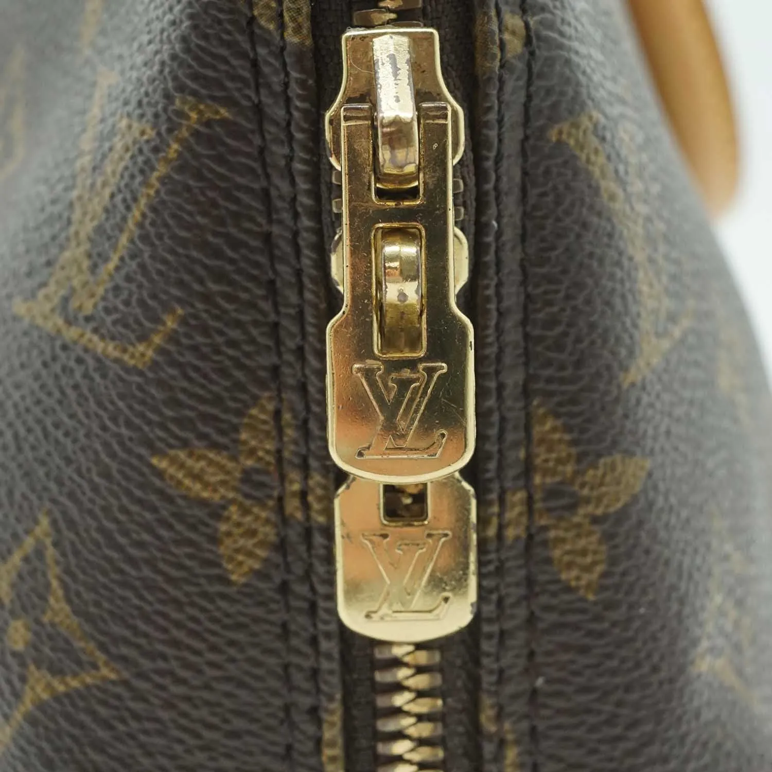 Monogram Alma 30