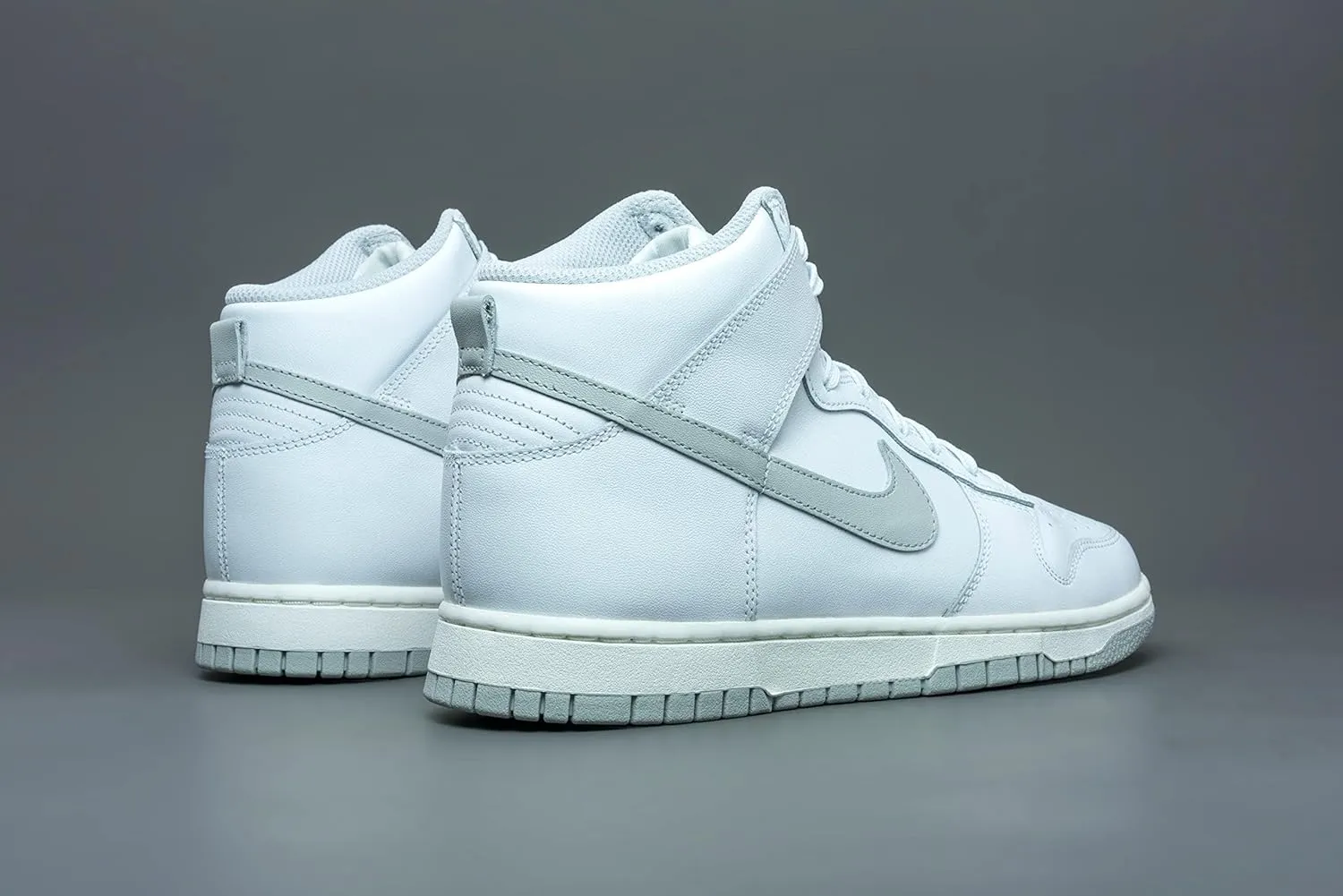 Nike womens Modern