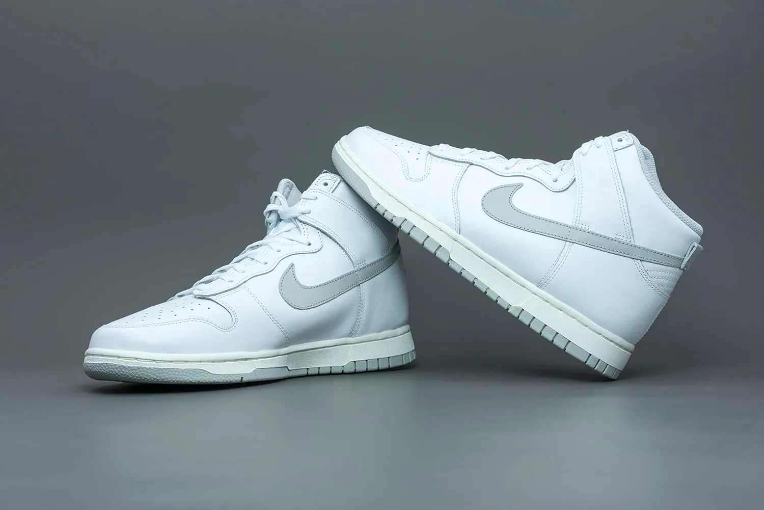 Nike womens Modern