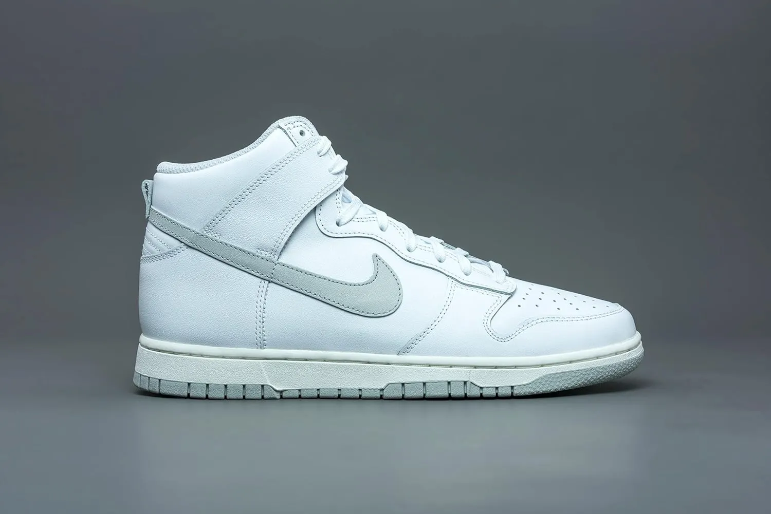 Nike womens Modern