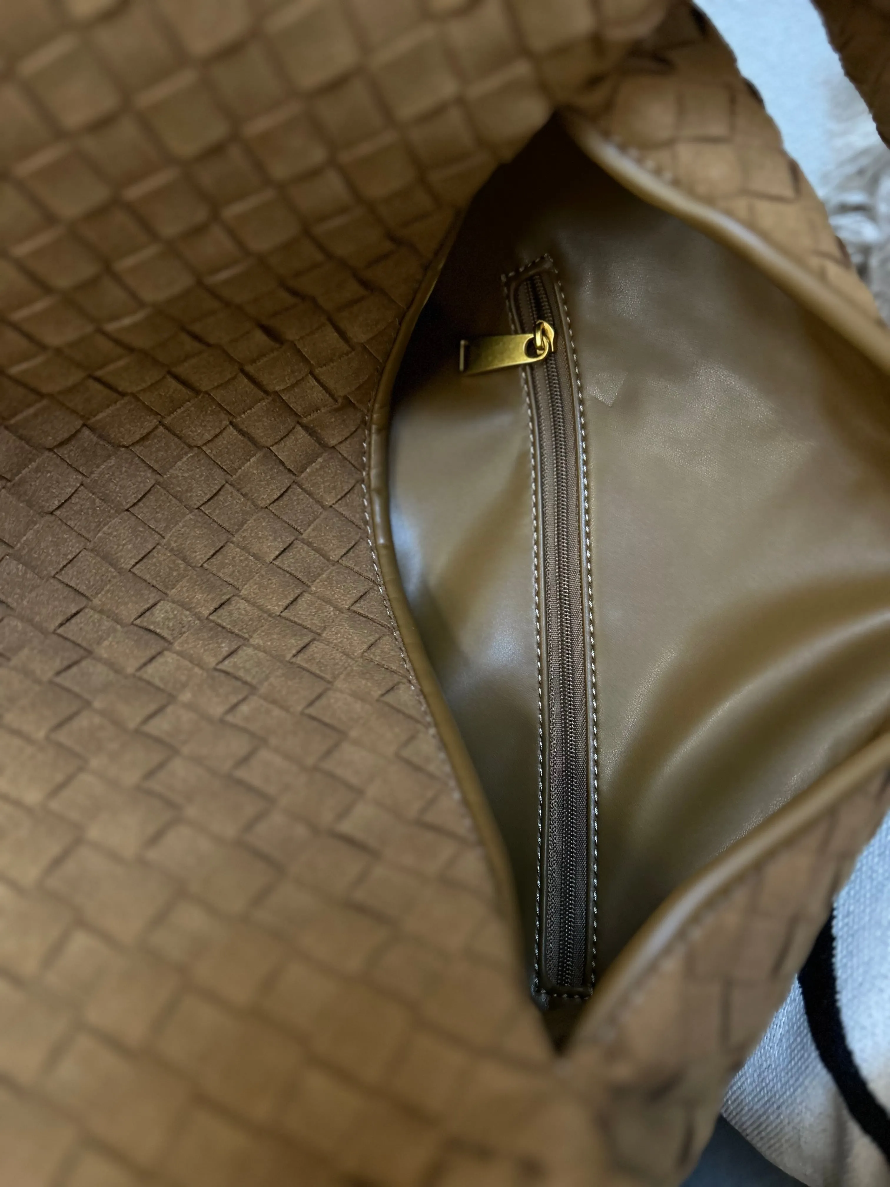Slouchy Large Capacity Shoulder Bag in Woven Design