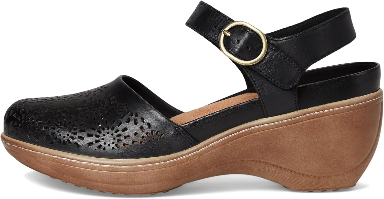 SoftWalk Women's Mabelle Perf Clog