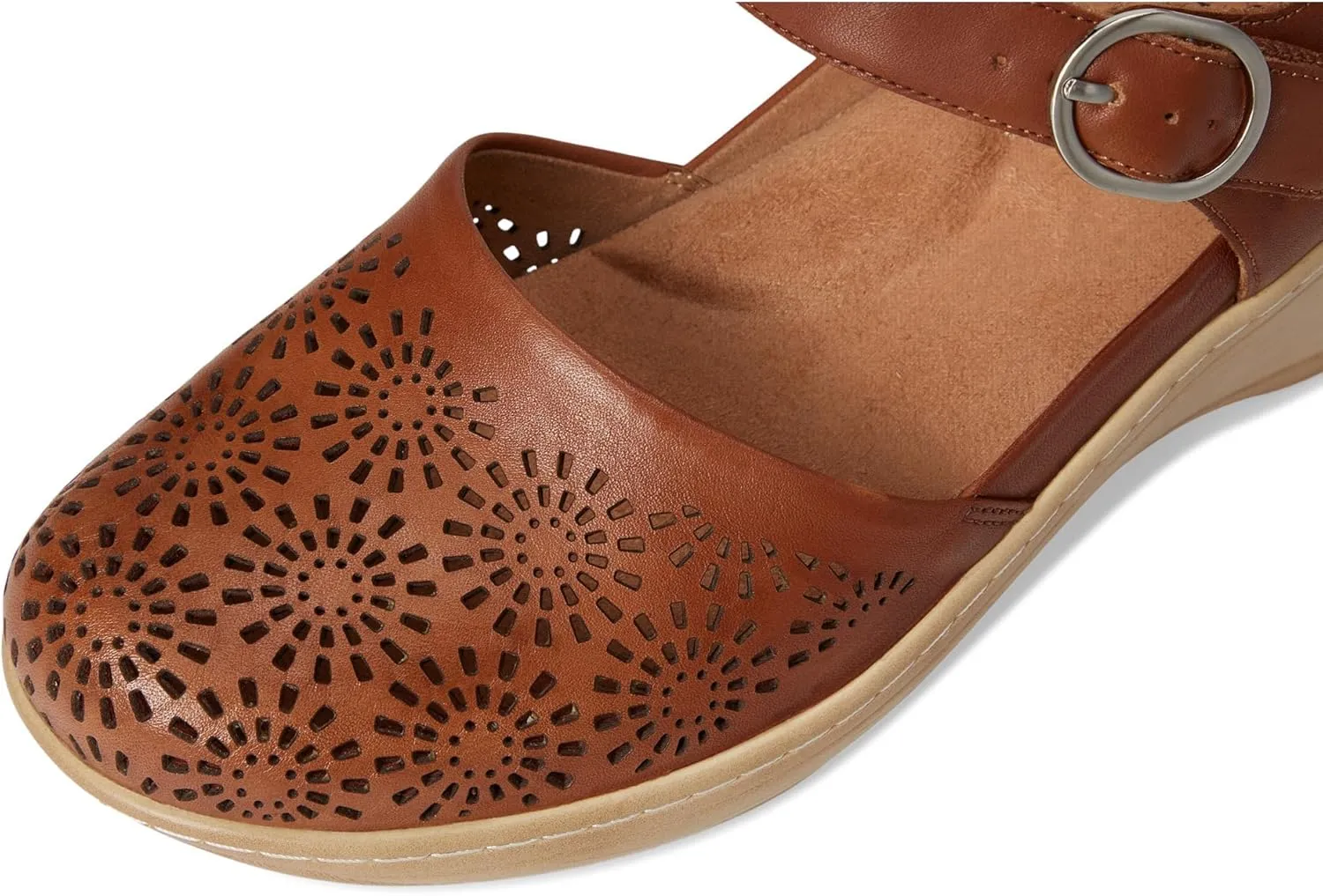 SoftWalk Women's Mabelle Perf Clog