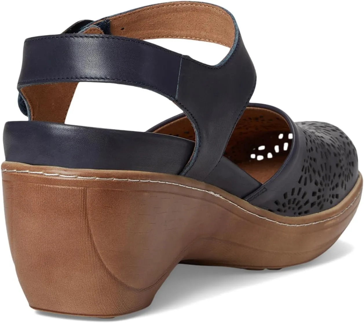 SoftWalk Women's Mabelle Perf Clog