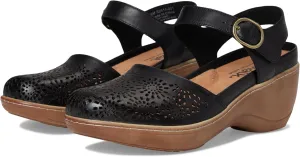 SoftWalk Women's Mabelle Perf Clog