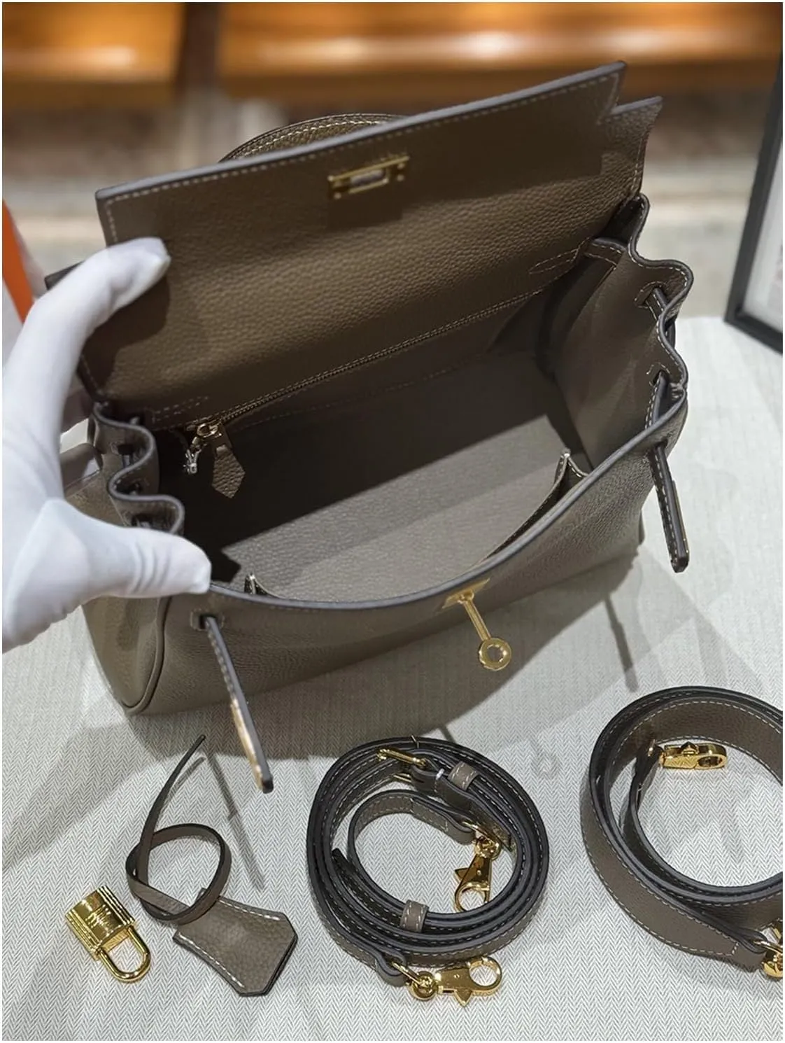 Tote Bag for Women, Genuine Leather Top Handle Handbag, Fashion Vintage Shoulder Bag, Crossbody, With 2 strap.