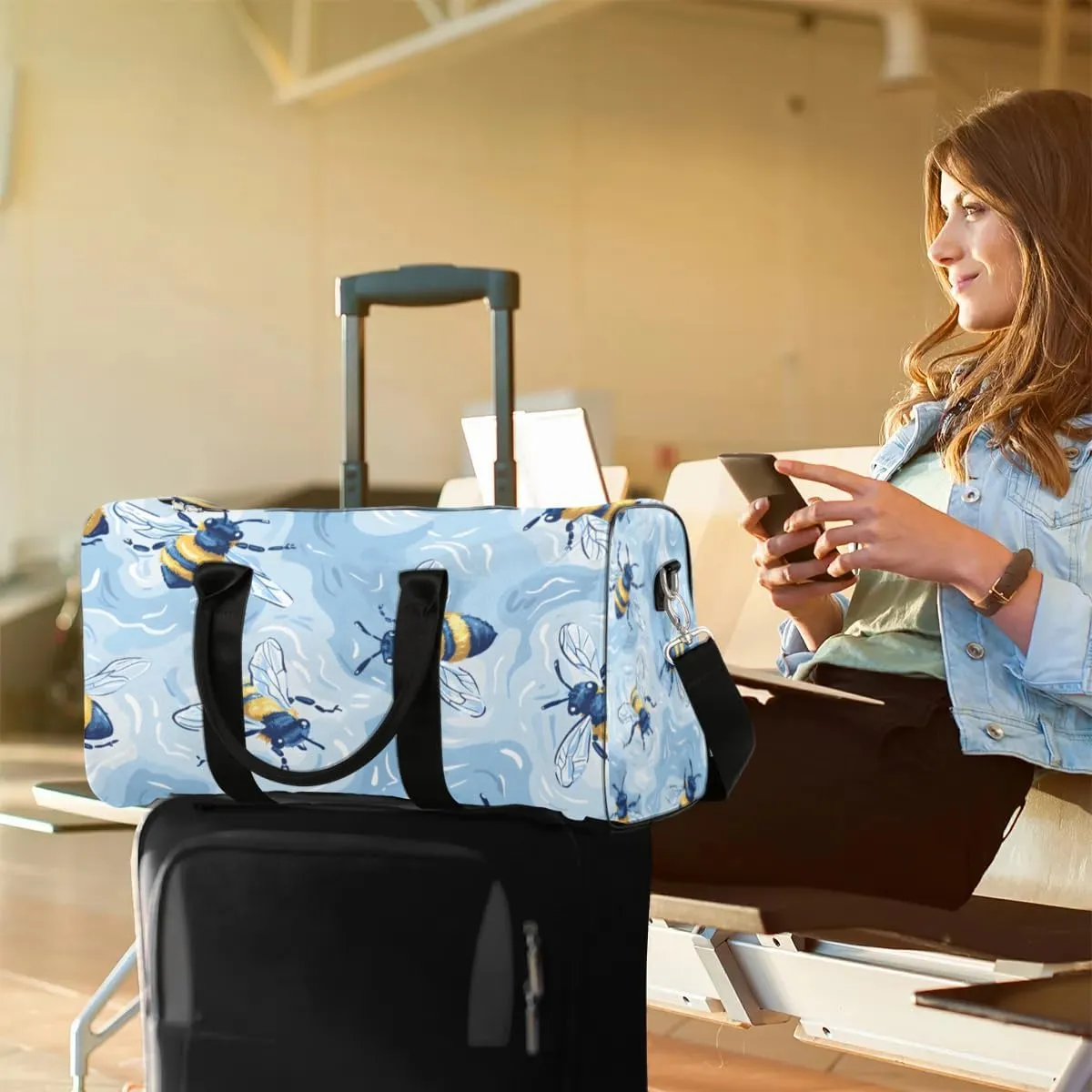 Travel Duffle Bag Bee Print Gym Bags for Men Women Travel Duffel Bags with Adjustable Shoulder Strap Carry On Weekender Bag