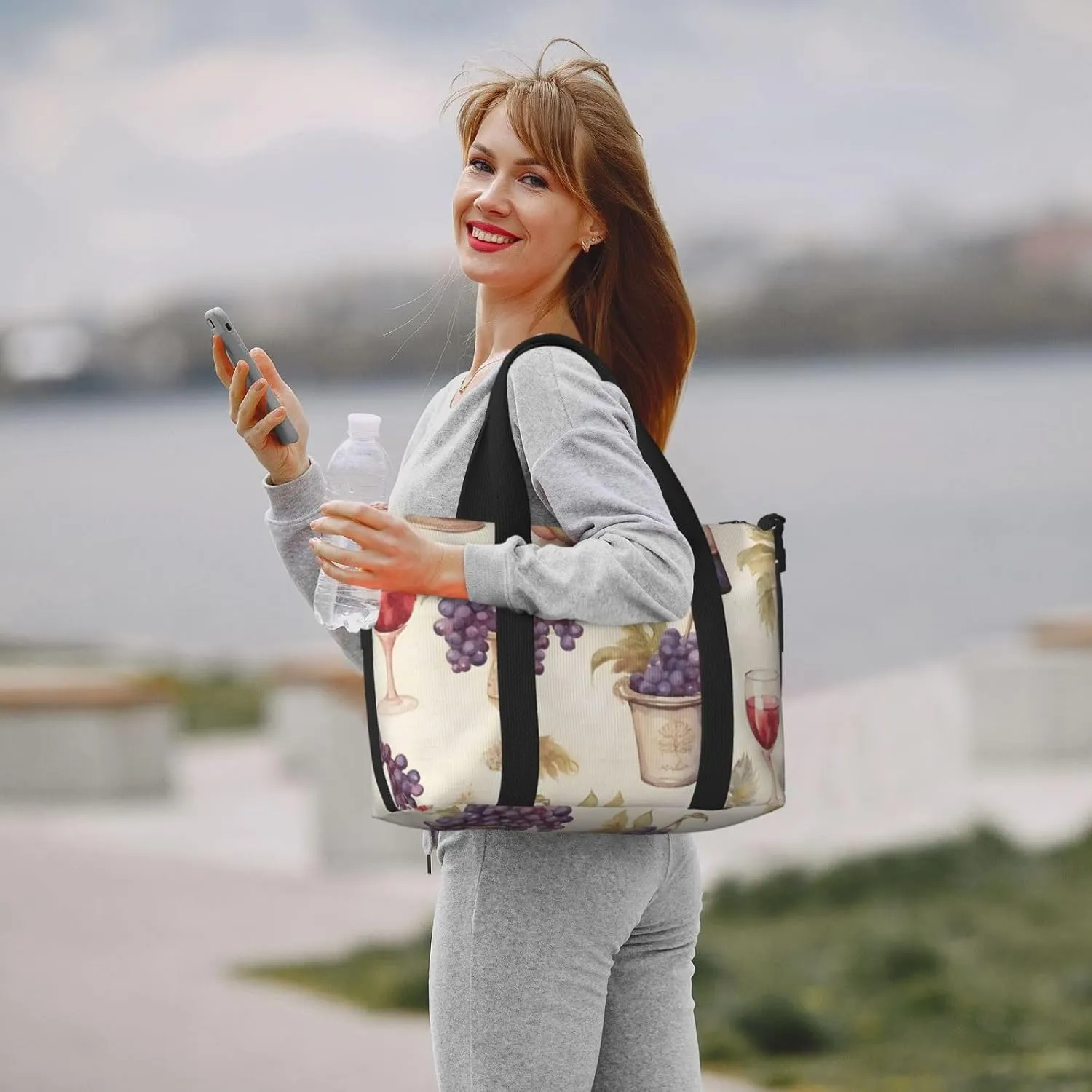 Travel Duffle Bag Retro Wine Grape Weekender Overnight Bags Luggage Bag for Women Men Waterproof Sports Gym Bag Hand Bag with Shoulder Strap